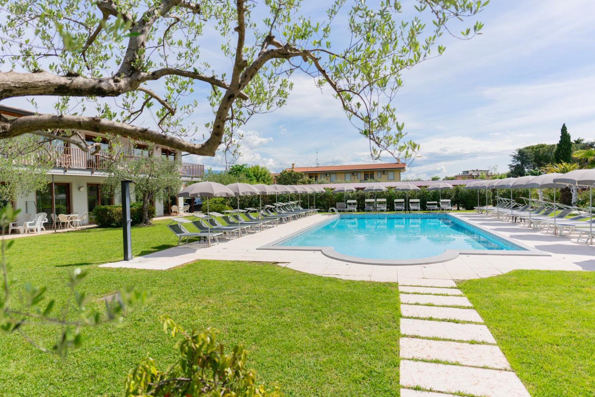 Residence Molino - Holiday Apartments Manerba del Garda Exterior foto